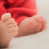 赤ちゃん（男の子）の足