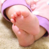 赤ちゃん（女の子）の足